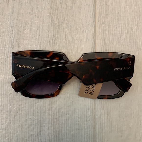 Frye and Co. Tortoise Sunglasses - Picture 9 of 17